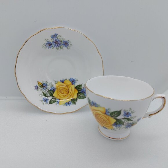 2 Vintage Tea Cups & Saucers Royal Vale & Consort - Yellow Rose White Pink Rose - Picture 5 of 16